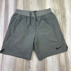 Nike Shorts Mens Medium Gray Training Gym Basketball Swoosh Dri-Fit